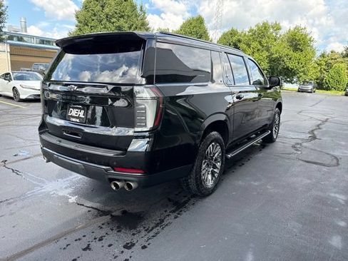 Used 2025 Chevrolet Suburban Z71 w/ Z71 Off-Road Package AWD/4WD image 7