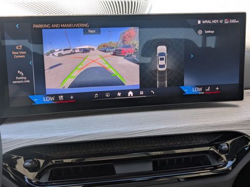 Used 2025 BMW 330i Sedan w/ Convenience Package image 24