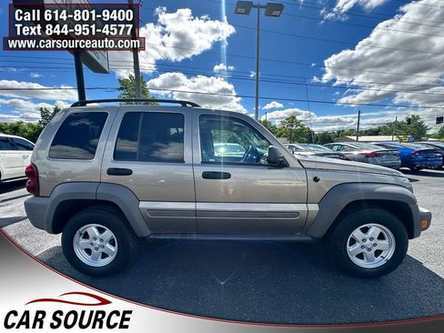 Used 2007 Jeep Liberty Sport AWD/4WD image 5