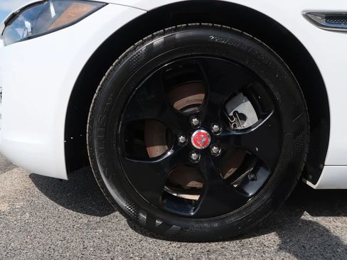 Used 2018 Jaguar XE image 55