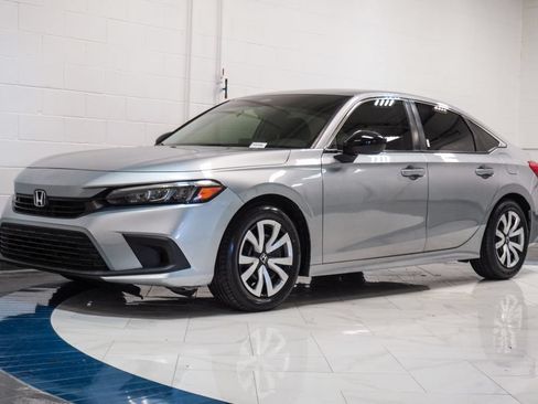 Used 2023 Honda Civic LX image 4