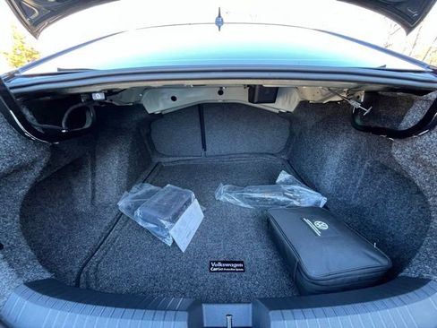 Certified 2025 Volkswagen Jetta SEL image 18