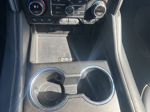 Used 2023 Chevrolet Suburban Premier image 24