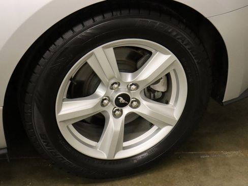 Used 2019 Ford Mustang Coupe image 39