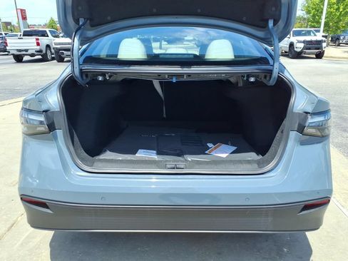 New 2026 Nissan Sentra SL w/ Floor Mat Package FWD image 9