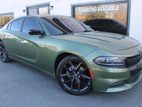 Used 2021 Dodge Charger SXT w/ Blacktop Package image 9