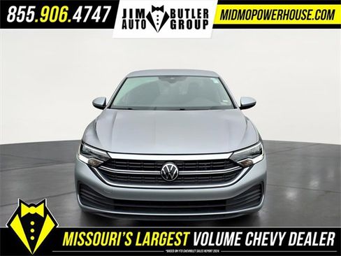 Used 2024 Volkswagen Jetta SE image 11