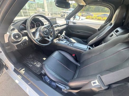 Used 2017 MAZDA MX-5 Miata Grand Touring RWD image 11
