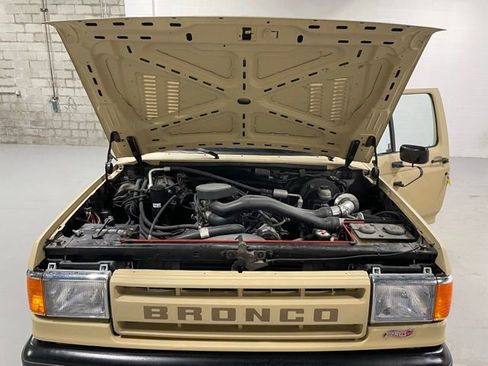 Used 1989 Ford Bronco Custom image 21