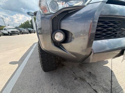 Used 2020 Toyota 4Runner SR5 AWD/4WD image 9