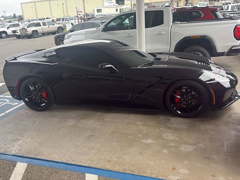 Used 2019 Chevrolet Corvette Stingray Coupe w/ Carbon Flash Badge Package RWD image 1