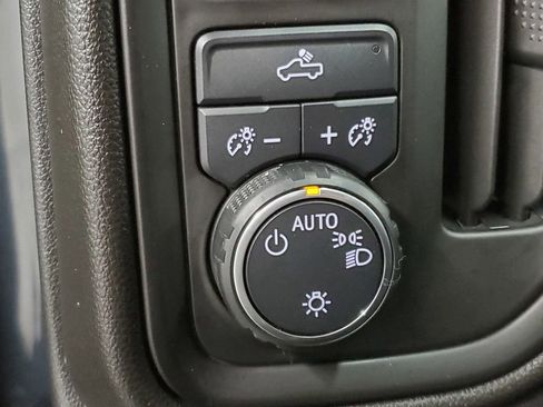 Certified 2020 Chevrolet Silverado 1500 Custom w/ Custom Value Package image 31