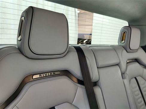 Used 2023 Rivian R1T Adventure image 27