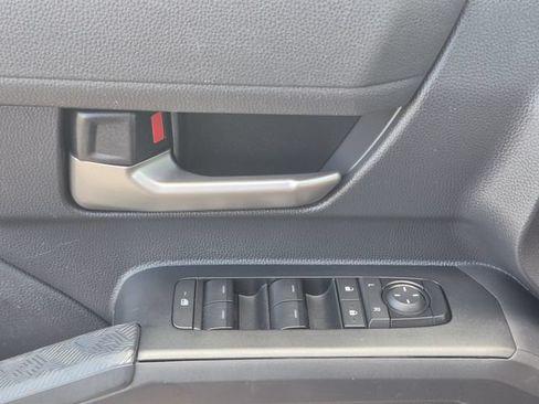 Used 2024 Toyota Tacoma TRD Off-Road AWD/4WD image 8