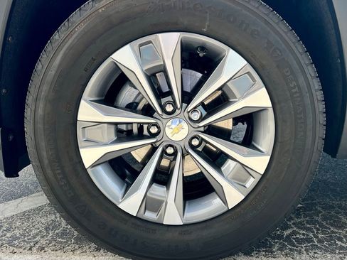 Used 2025 Chevrolet Equinox LT w/ Safety and Technology Package image 16