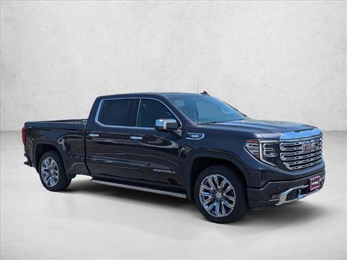 Used 2024 GMC Sierra 1500 Denali w/ Denali Reserve Package AWD/4WD image 3