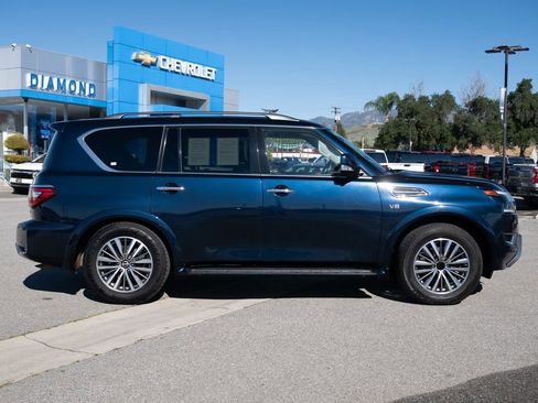 Used 2021 Nissan Armada SL w/ Captain's Chairs Package RWD image 3