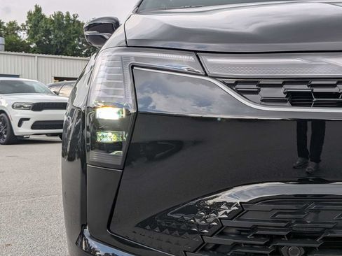 New 2027 Chrysler Pacifica Select w/ Family Tech Group FWD image 9