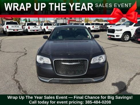 Used 2016 Chrysler 300 Limited image 2