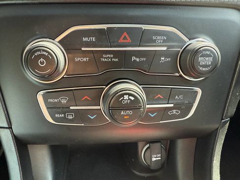 Used 2020 Dodge Charger SXT w/ Plus Group image 20