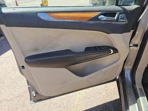 Used 2017 Lincoln MKC Select w/ Select Plus Package AWD/4WD image 8