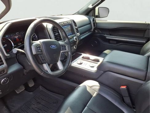 Used 2020 Ford Expedition XLT w/ Equipment Group 202A AWD/4WD image 3