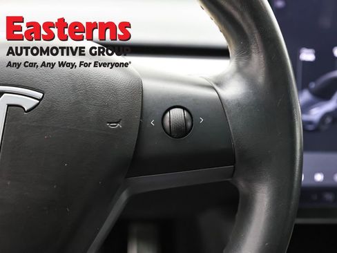 Used 2018 Tesla Model 3 Long Range image 16