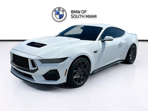 Used 2024 Ford Mustang GT Premium RWD image 3