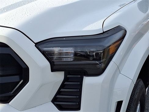 Used 2025 Toyota Tacoma SR image 9