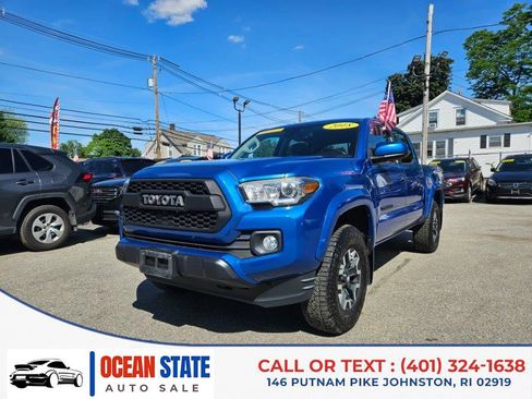 Used 2018 Toyota Tacoma SR5 AWD/4WD image 1