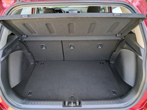 Certified 2024 Hyundai Venue SEL image 16