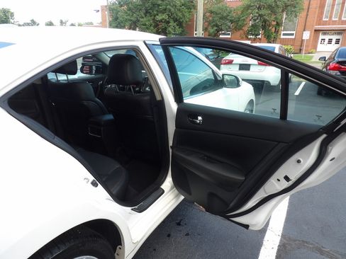 Used 2011 Nissan Maxima 3.5 SV w/ Cold Pkg image 16