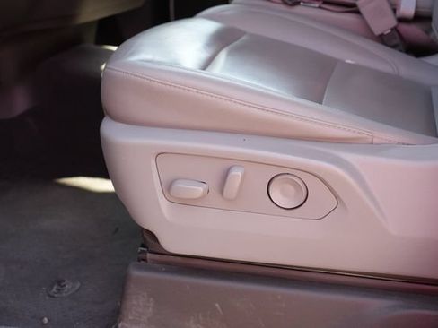Used 2025 GMC Sierra 1500 SLT RWD image 12