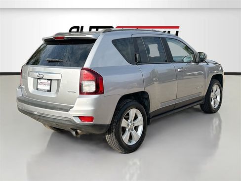 Used 2016 Jeep Compass Latitude image 7