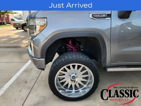 Used 2022 GMC Sierra 1500 Denali w/ Denali Premium Package AWD/4WD image 17
