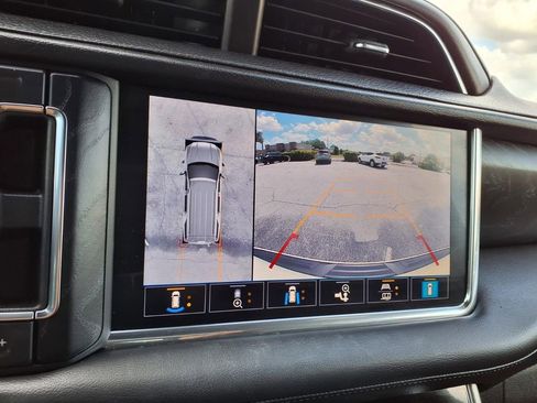 Used 2021 GMC Yukon XL Denali image 32