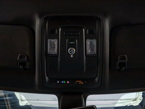 Used 2021 Chevrolet Suburban LT AWD/4WD image 25