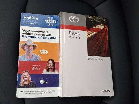 Used 2023 Toyota RAV4 XLE Premium image 30