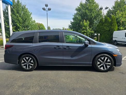 Certified 2025 Honda Odyssey EX-L image 6