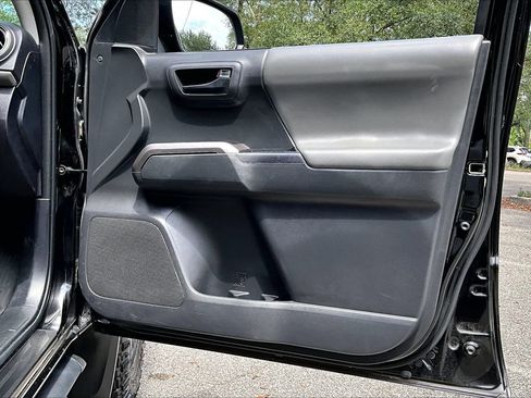 Used 2023 Toyota Tacoma SR5 RWD image 27