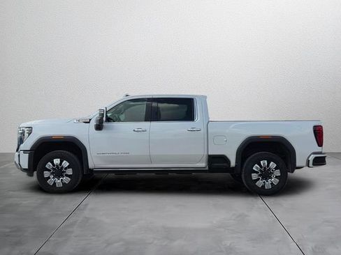 Used 2024 GMC Sierra 2500 Denali w/ Denali Reserve Package AWD/4WD image 2