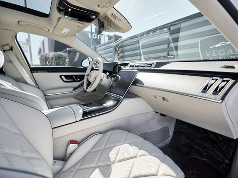 Used 2025 Mercedes-Benz Maybach S 680 4MATIC image 43