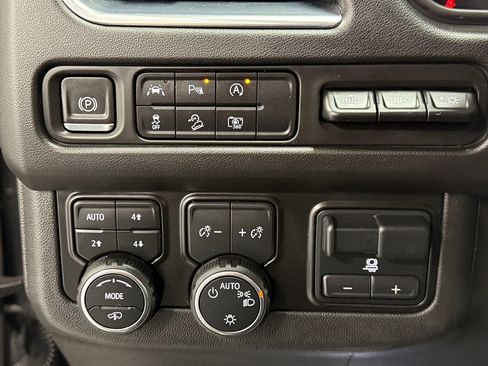 Used 2024 Chevrolet Tahoe High Country image 28