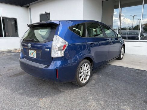 Used 2014 Toyota Prius V Five FWD image 5
