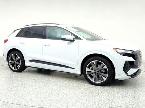 Used 2024 Audi Q4 e-tron Premium Plus w/ Premium Plus image 3