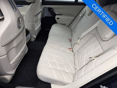 Certified 2023 BMW i7 xDrive60 AWD/4WD image 14