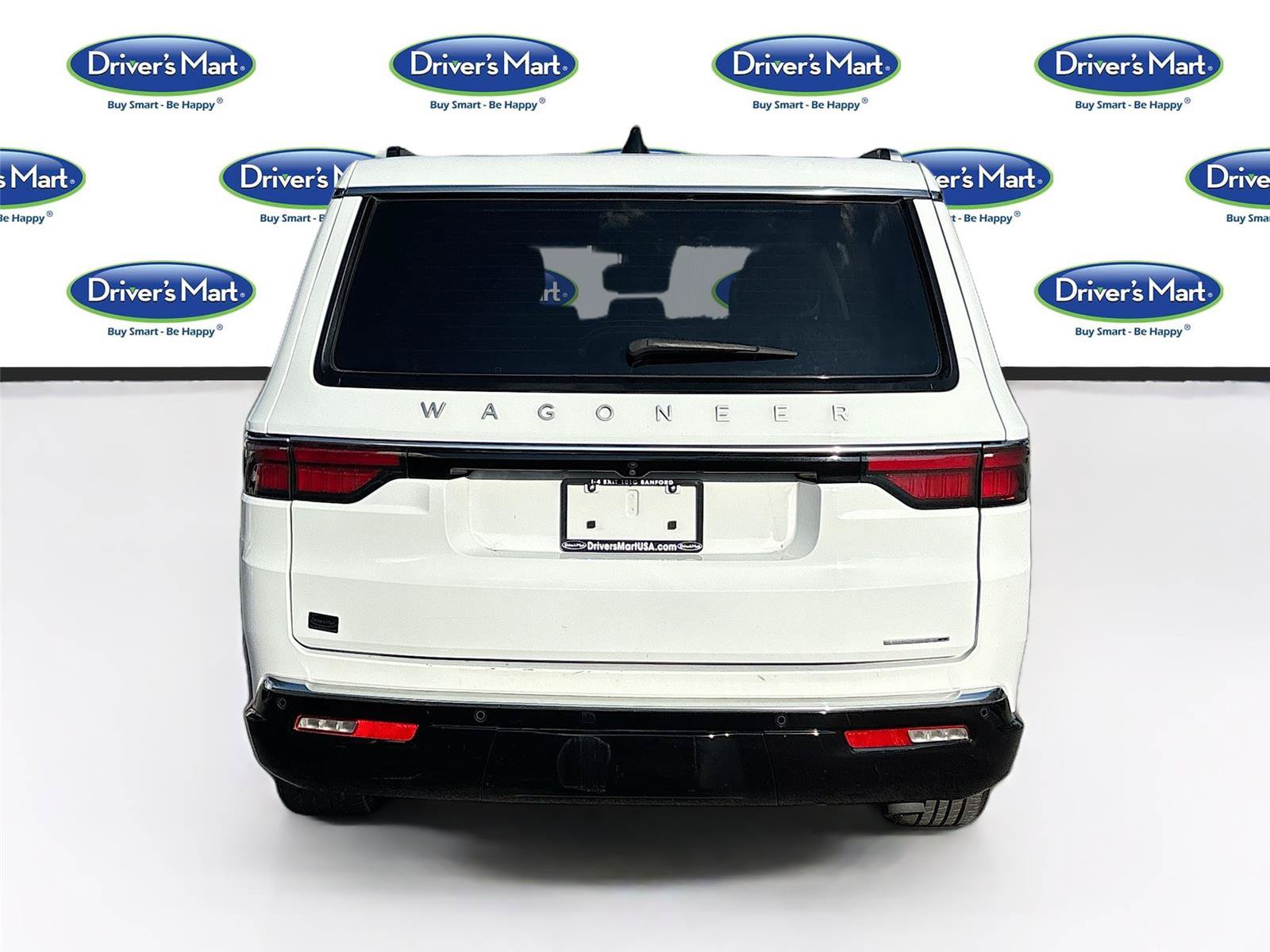 Used 2024 Jeep Wagoneer L Series II RWD image 6