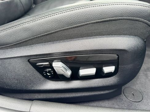 Used 2018 BMW M550i xDrive AWD/4WD image 15