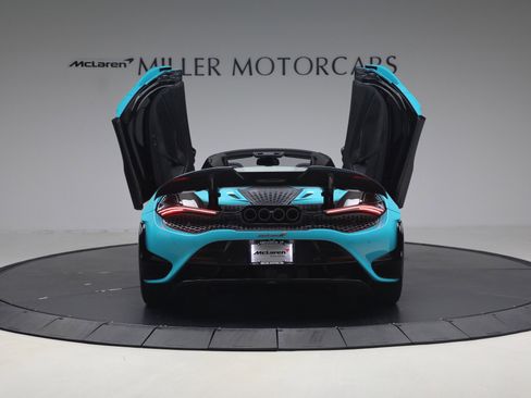Used 2022 McLaren 765LT RWD image 17