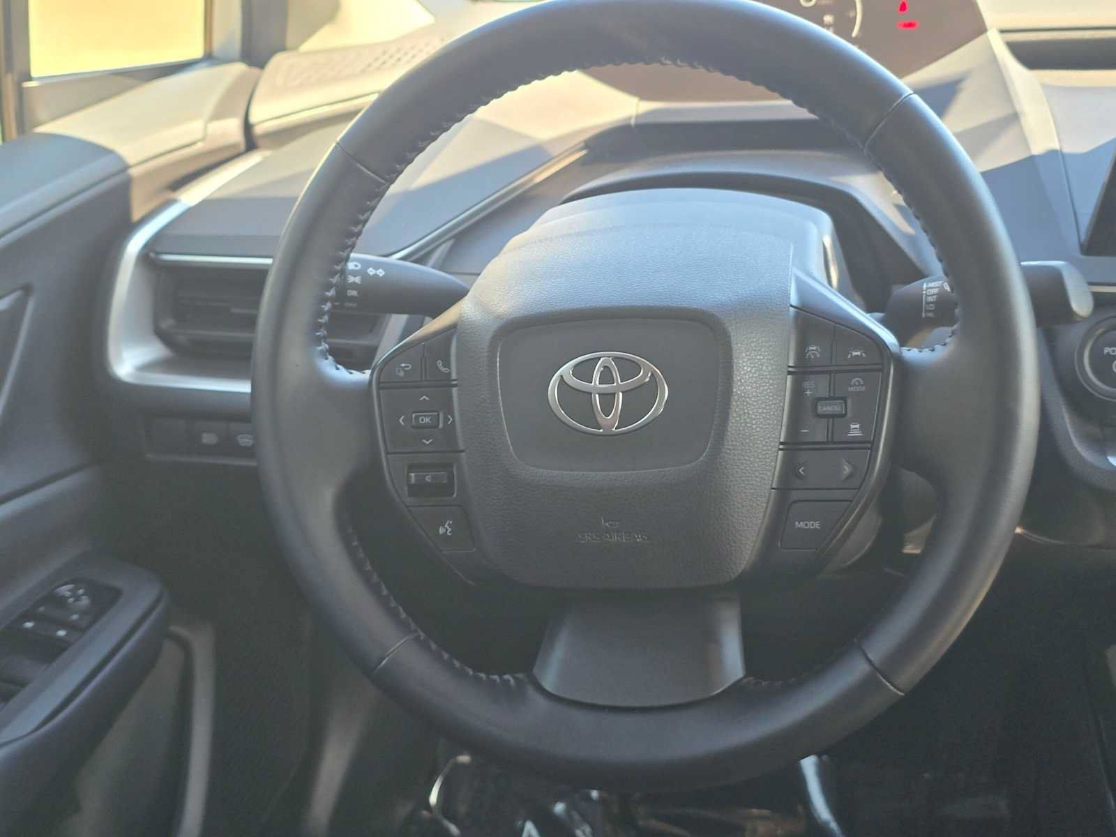 Certified 2025 Toyota Prius LE FWD image 19